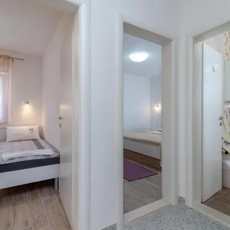 アパート In Mastrinka With Sea View, Terrace, Air Conditioning, Wifi 5159-3 トロギール