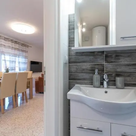 In Mastrinka With Sea View, Terrace, Air Conditioning, Wifi 5159-3 * トロギール