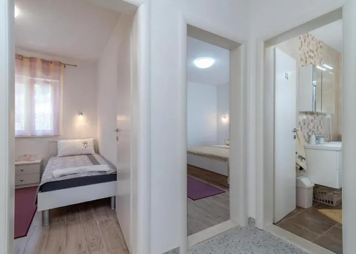 Апартаменти In Mastrinka With Sea View, Terrace, Air Conditioning, Wifi 5159-3 Трогір